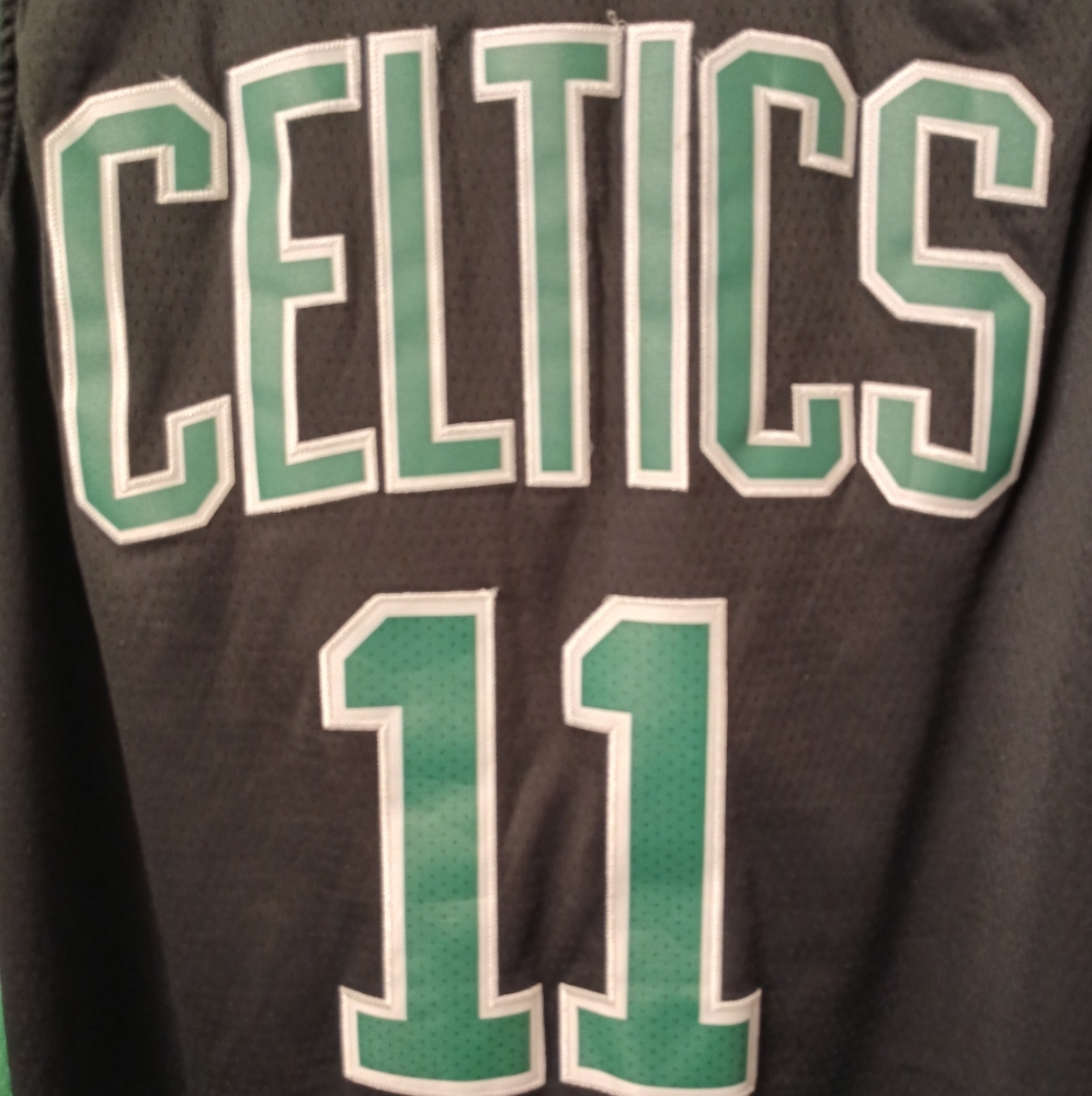 New  with tag 2xl Nike Irving Celtics Jersey, stitched name and letters - Picture 7 of 7